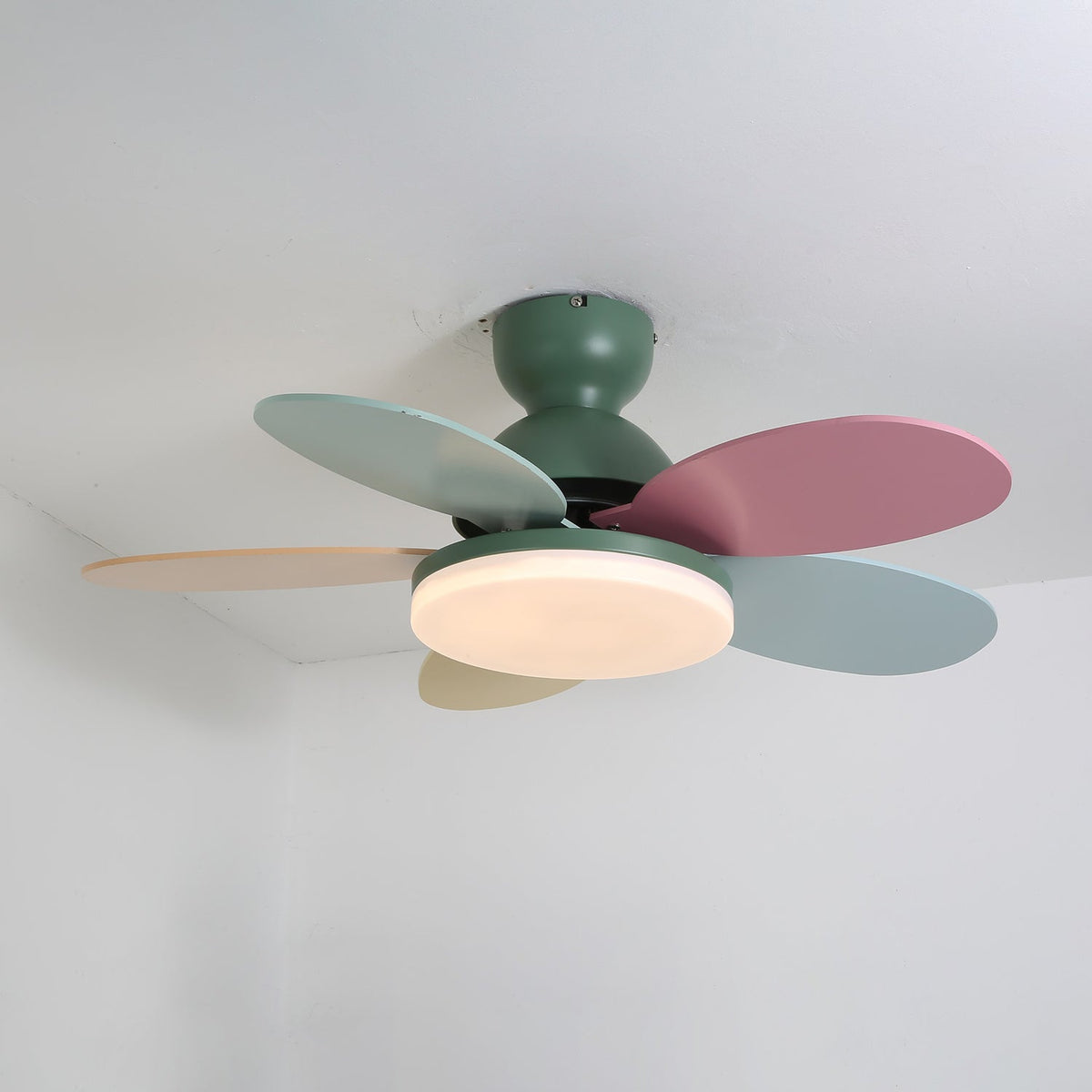 Petalo Nordic Petal-Shaped Acrylic Ceiling Fan Light