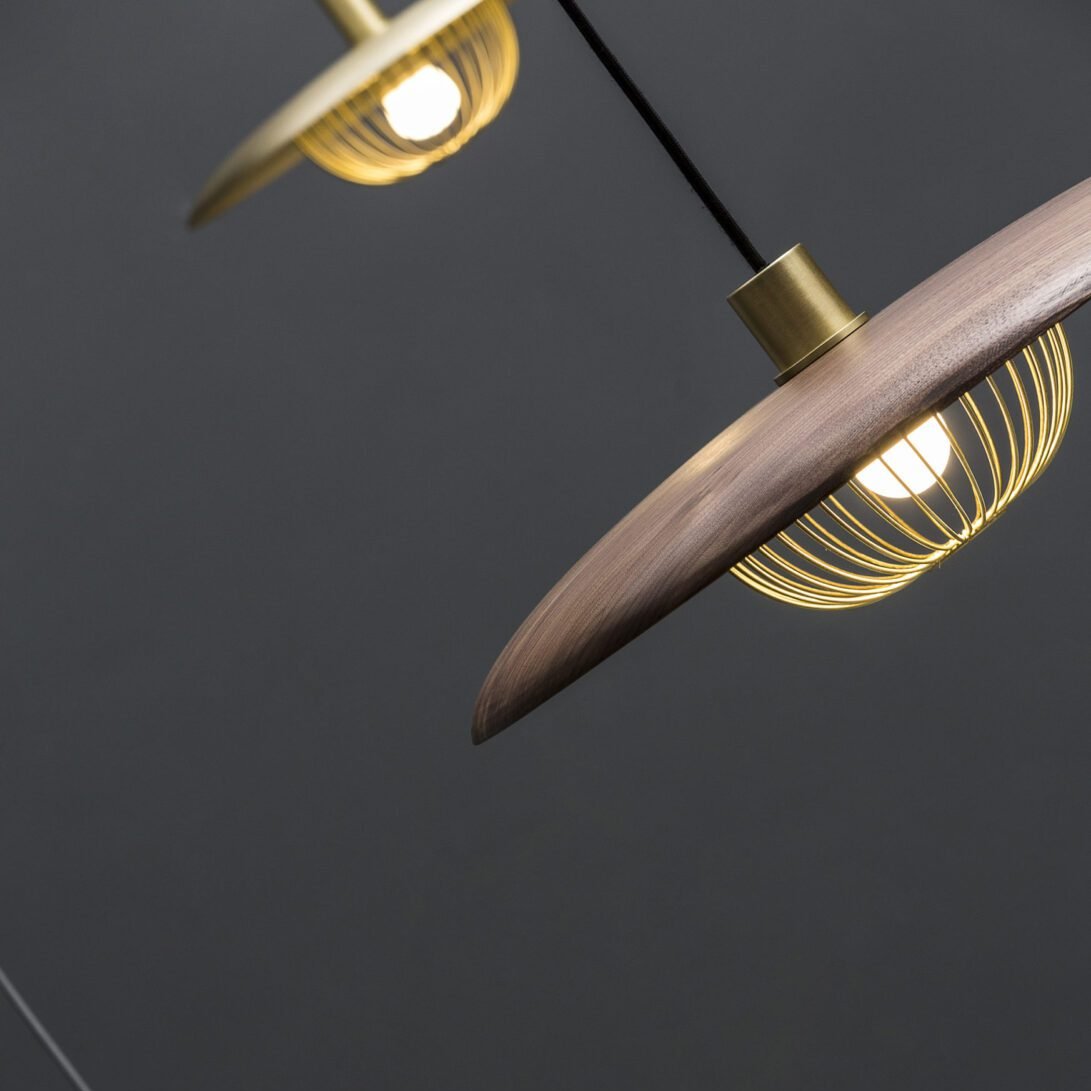 Lampe à suspension Kasa en métal et bois nordique