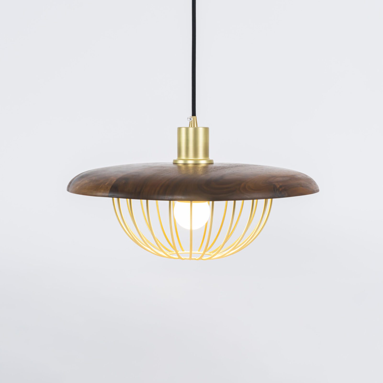 Lampe à suspension Kasa en métal et bois nordique