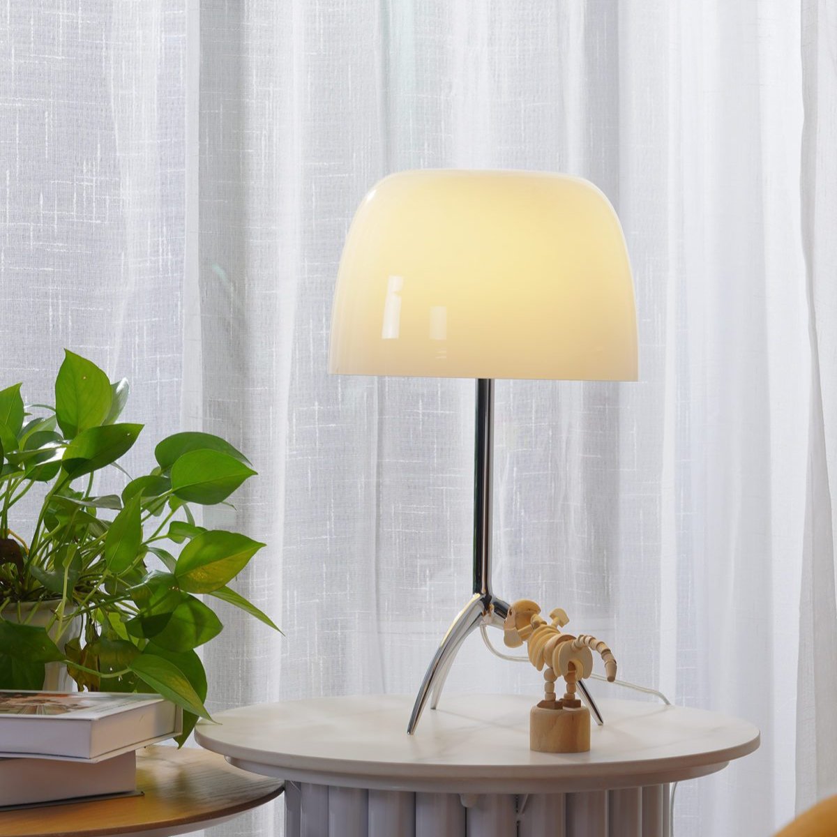 Nordic Lumiere Table Lamp