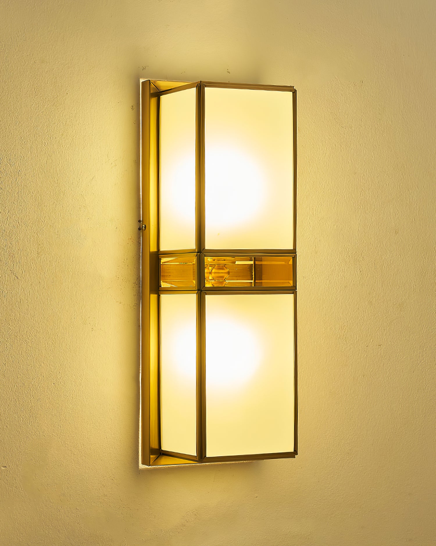 Retro Magari Brass Outdoor Wall Lamp