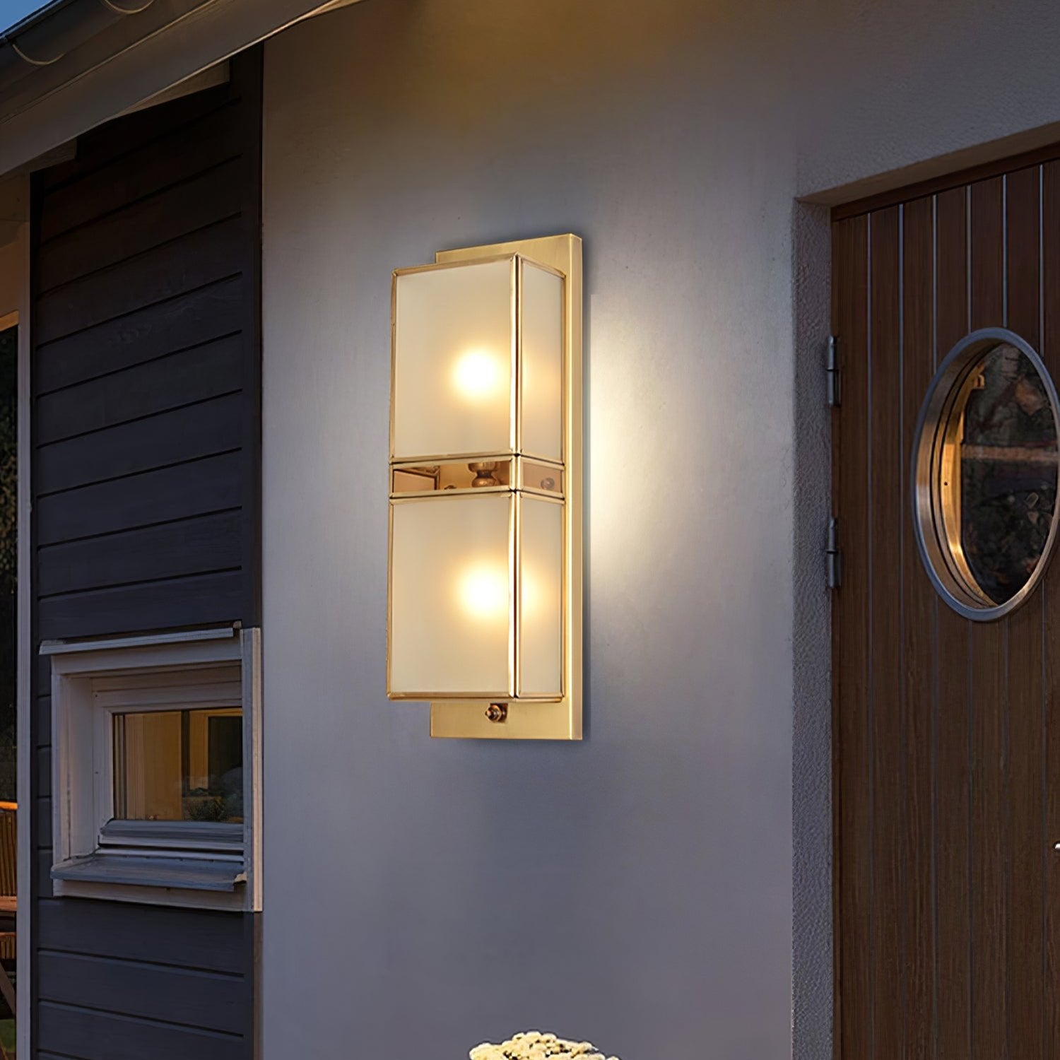 Retro Magari Brass Outdoor Wall Lamp