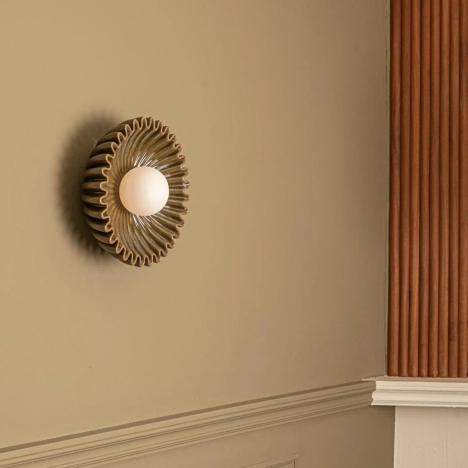 Ruhi Flower Nordic Ceramic Wall Light