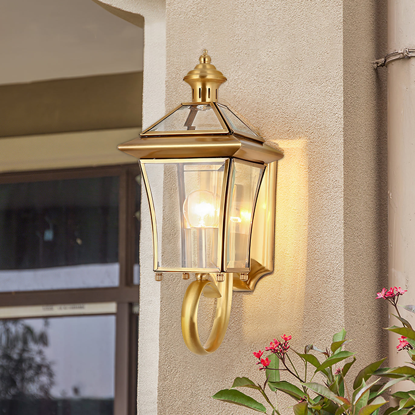 Retro Monterey IP65 Waterproof Outdoor Wall Light