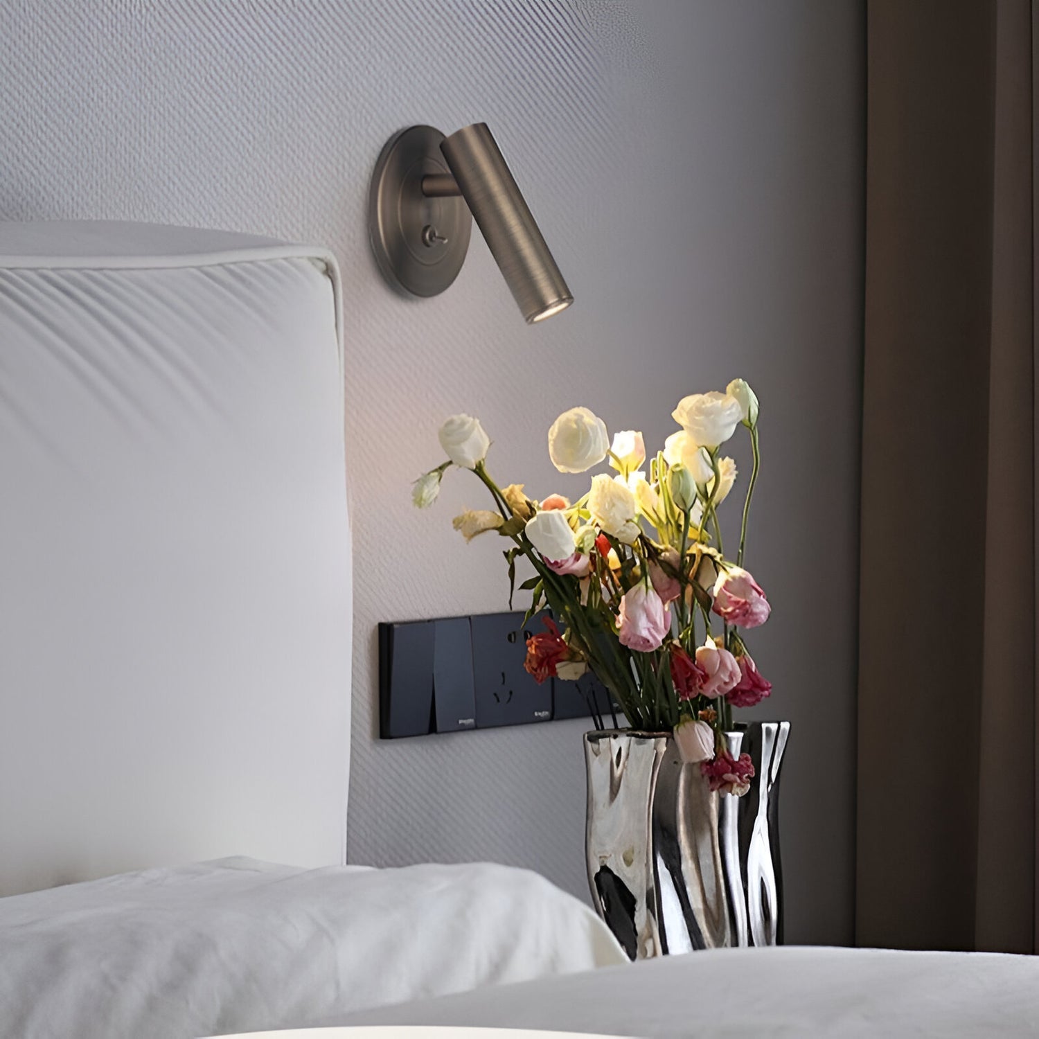 Nordic Aluminum Lampshade Scottie LED Wall Light