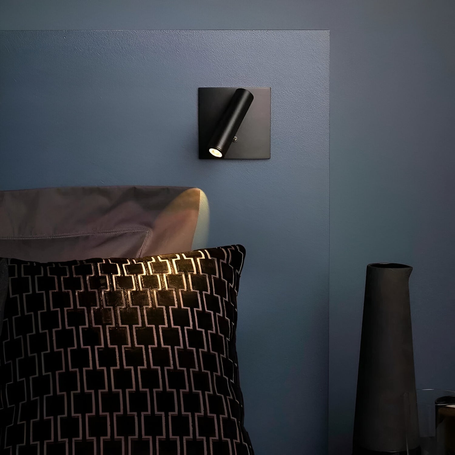 Nordic Aluminum Lampshade Scottie LED Wall Light