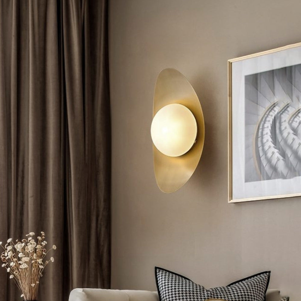 Gold Nouvel Wall Lamp