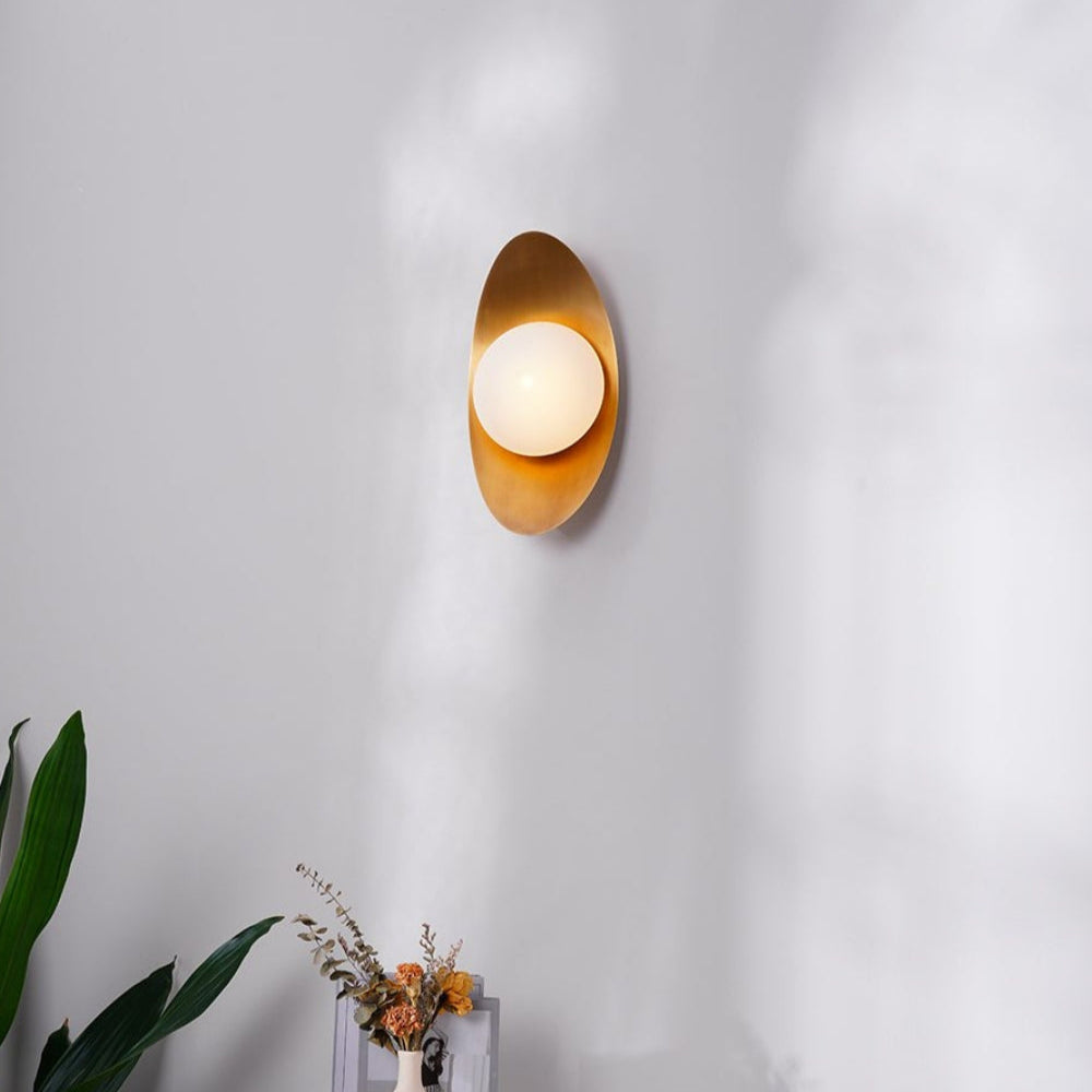 Gold Nouvel Wall Lamp