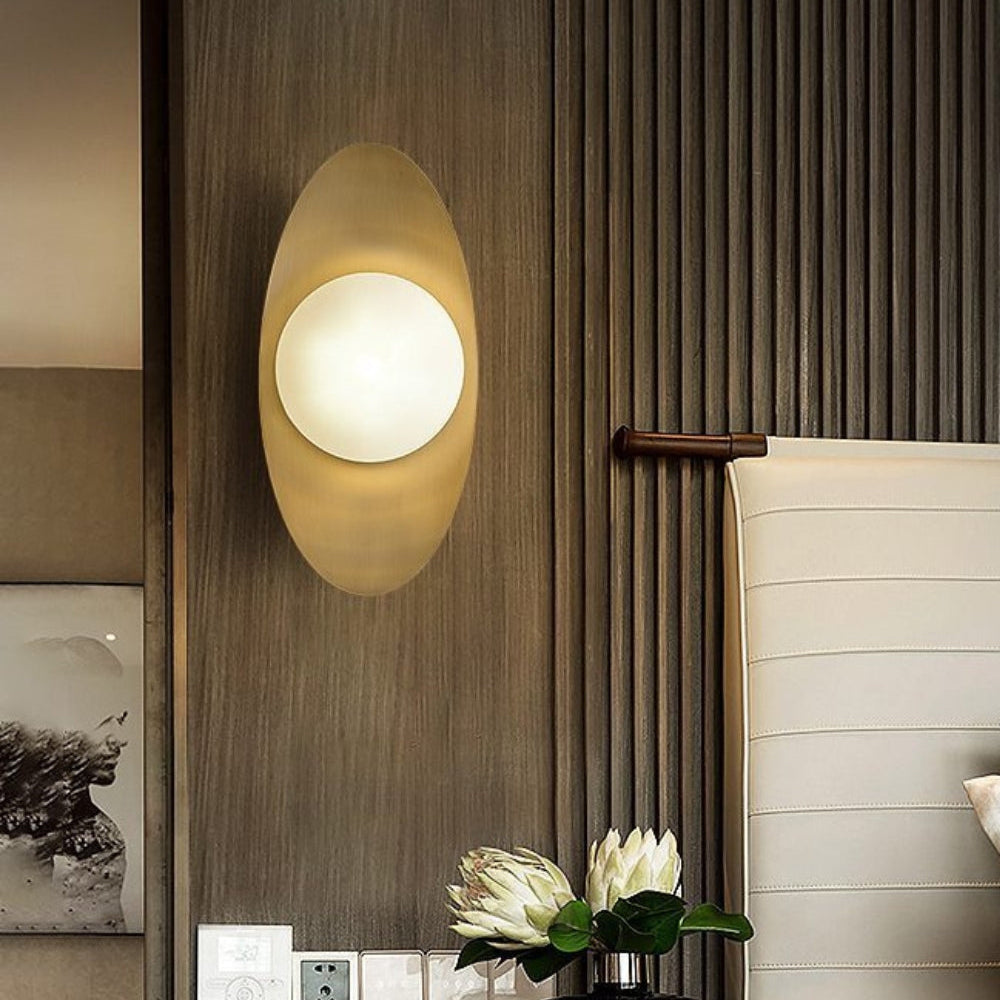 Gold Nouvel Wall Lamp