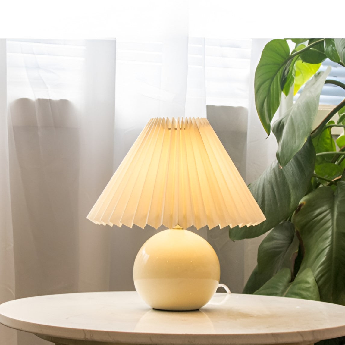 Lampe de table en céramique rétro plissée en forme de cône moderne - FAIT