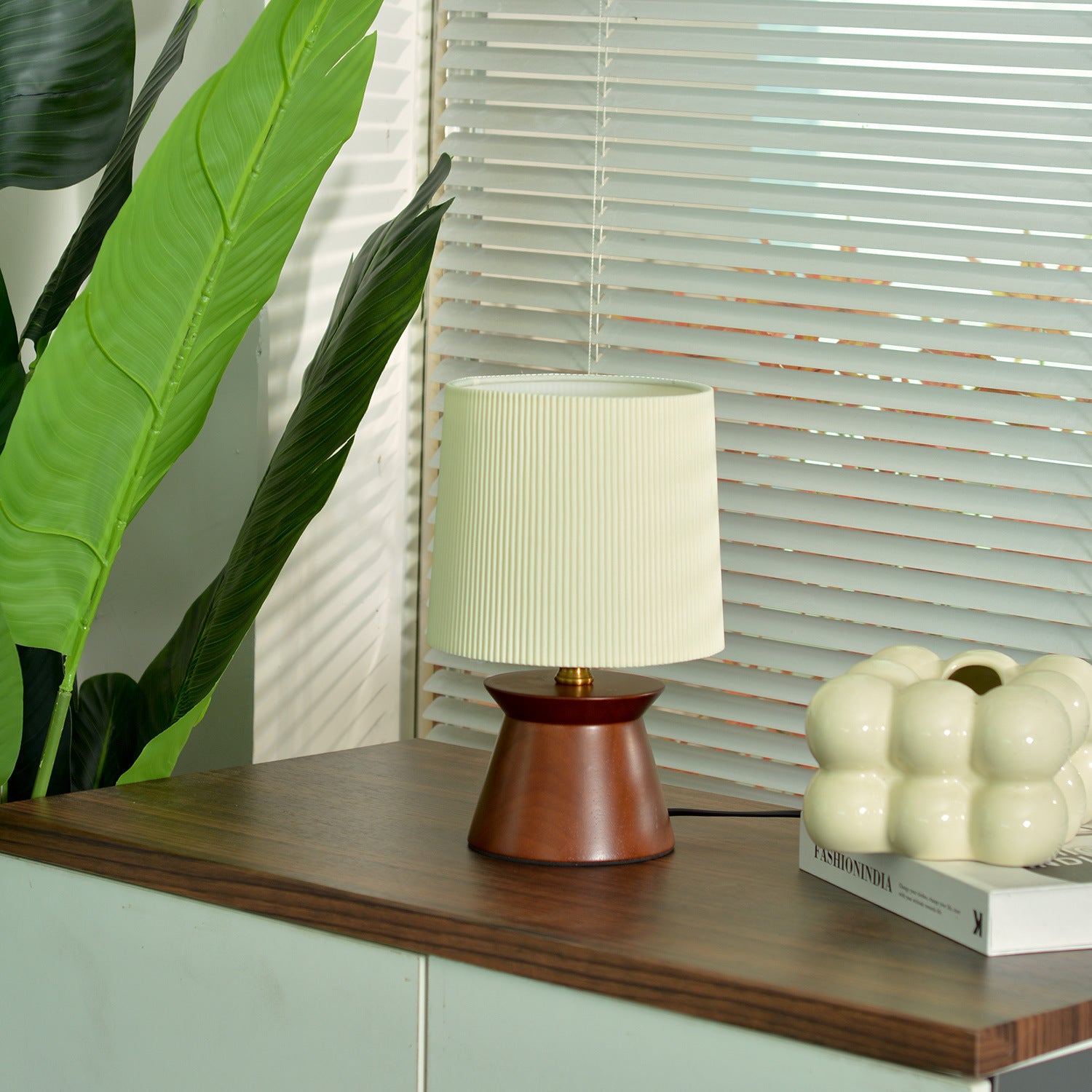 Retro Solid Wood Striped Table Lamp