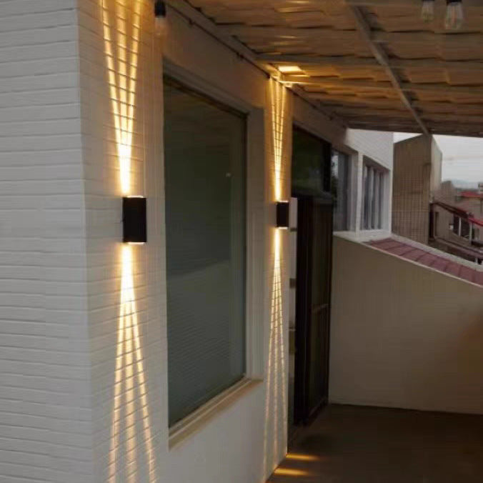 Lámpara de pared LED de tres haces para exterior