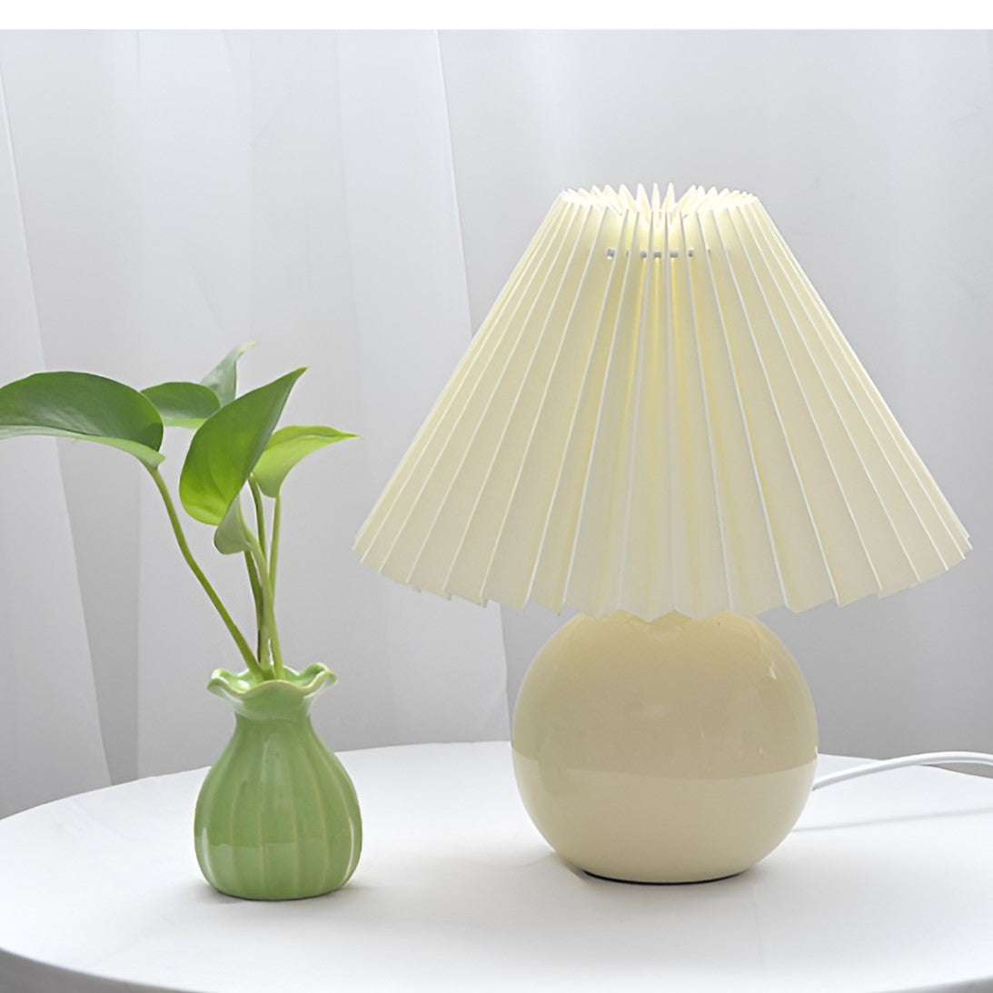 Modern Ceramic Retro Pleated Cone Shape Table Lamp