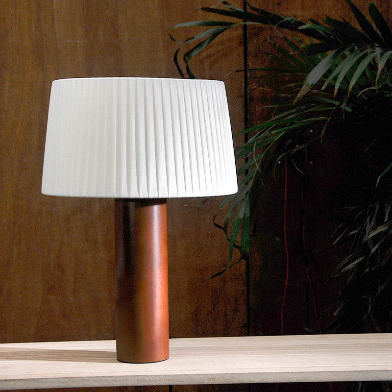 Lampada da tavolo LED con paralume in tessuto vintage in legno massello