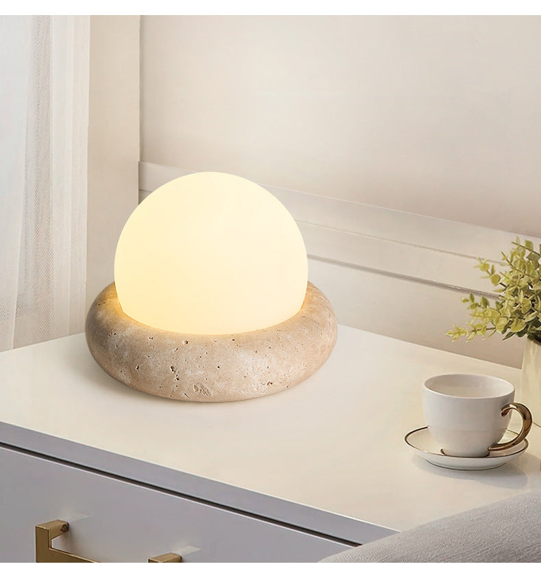 Lampe de table en travertin style crème Mini Maga