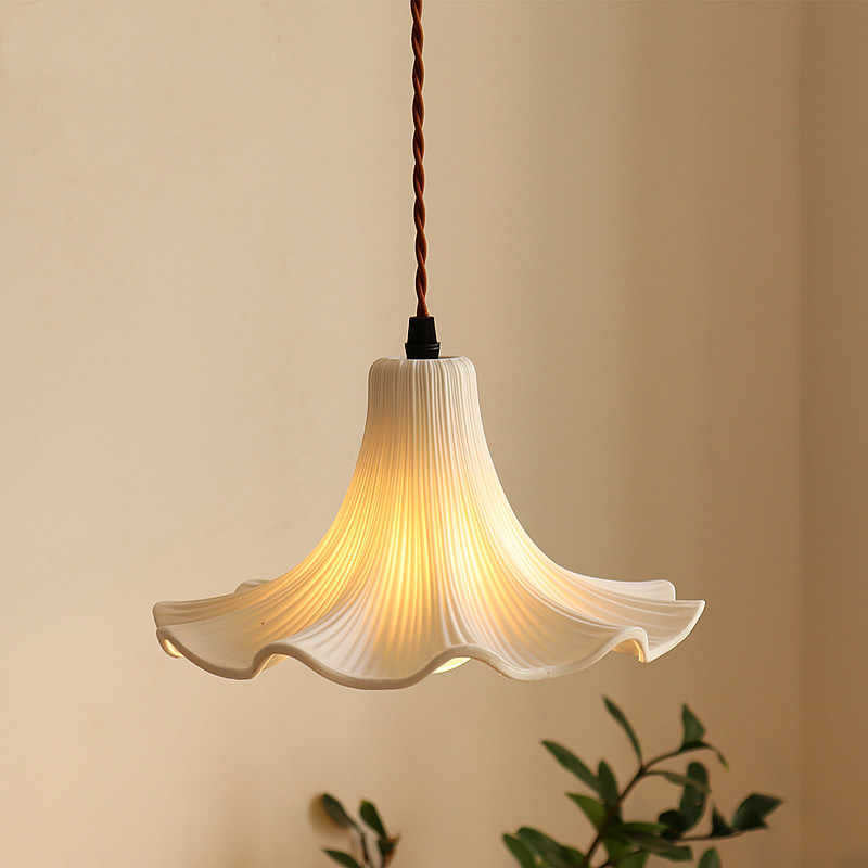 Petalis Charm French Petal Ceramic Pendant Light