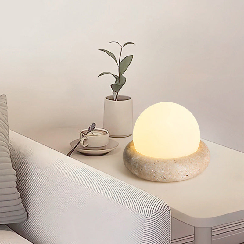 Lampe de table en travertin style crème Mini Maga