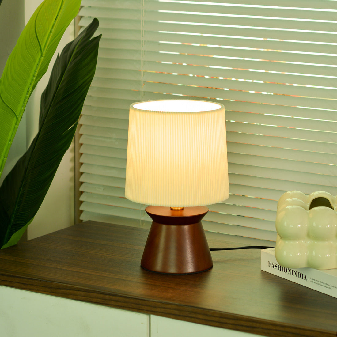 Retro Solid Wood Striped Table Lamp