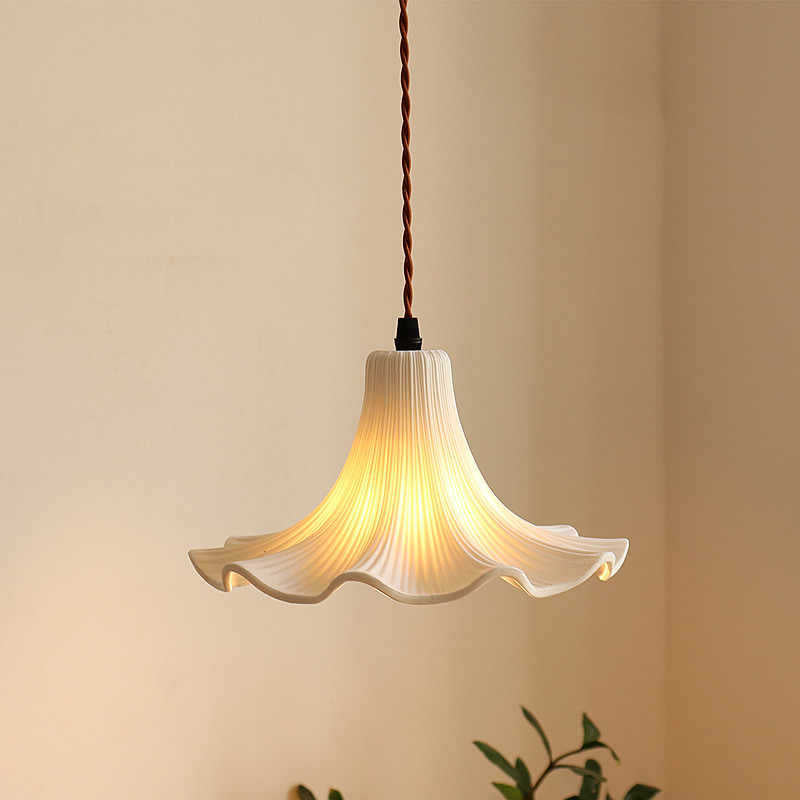 Petalis Charm French Petal Ceramic Pendant Light