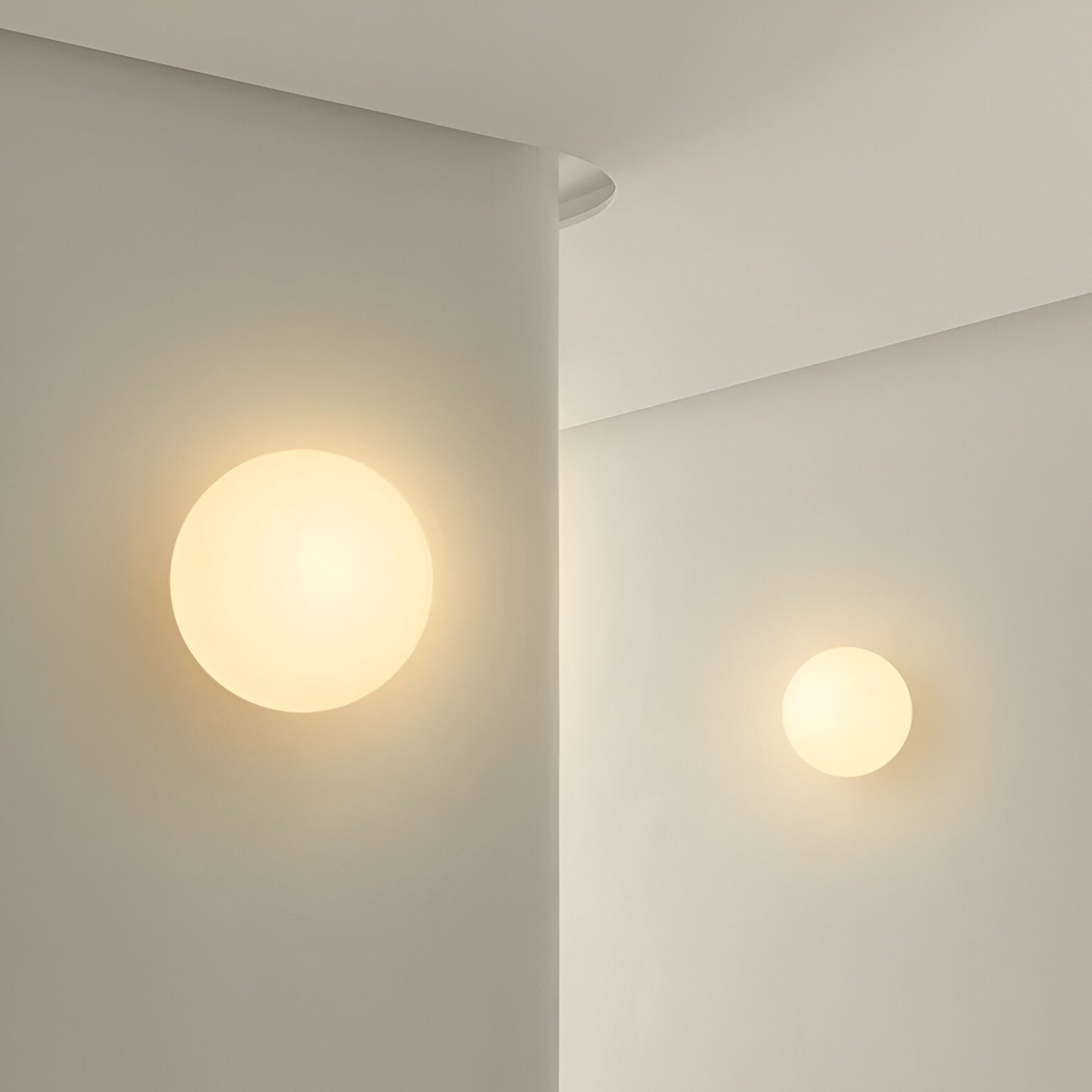 Minimalist Dioscuri Round Glass Wall Lamp