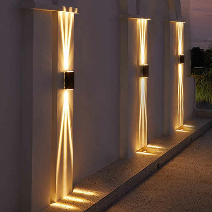 Lámpara de pared LED de tres haces para exterior