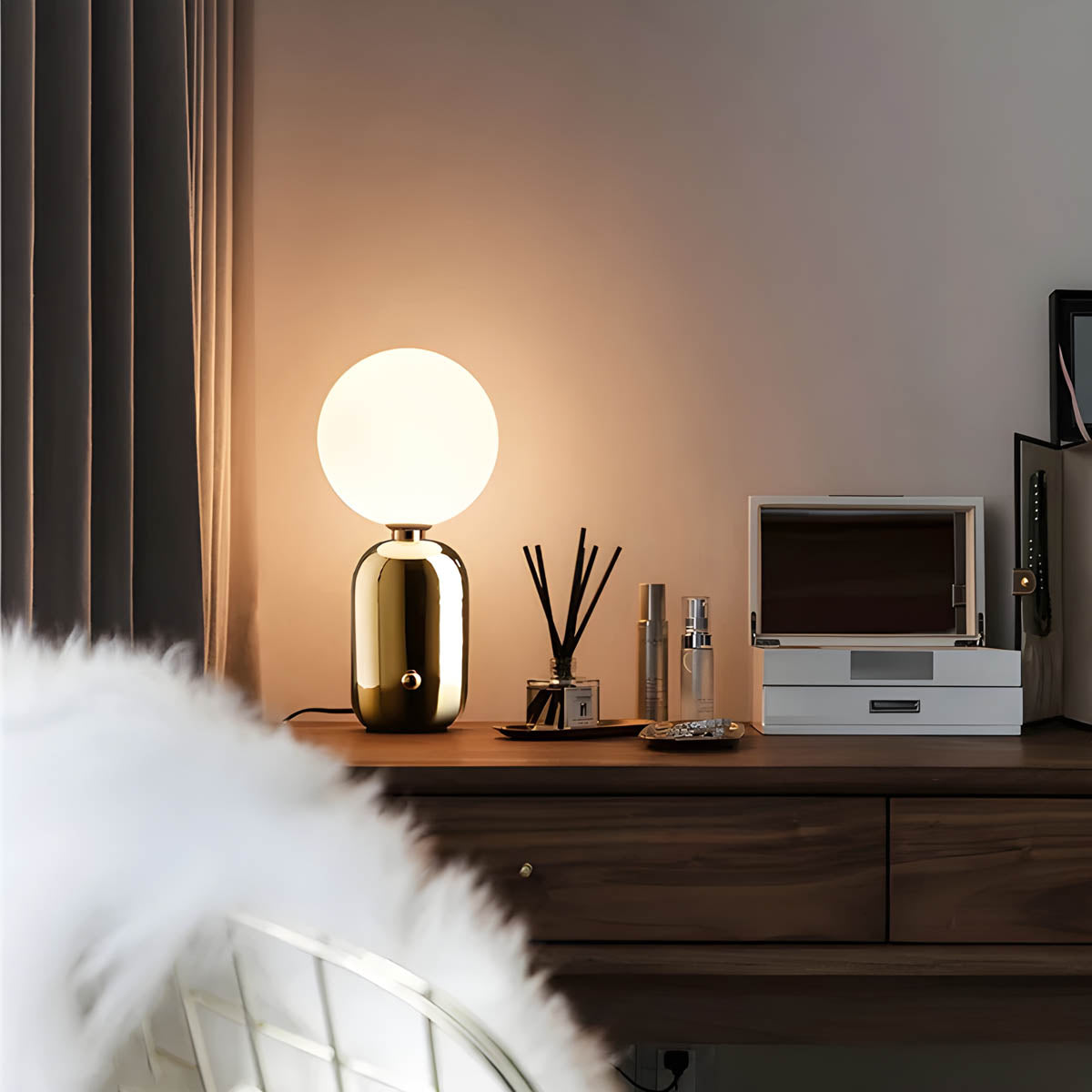 RAISO Elegance Table Lamp