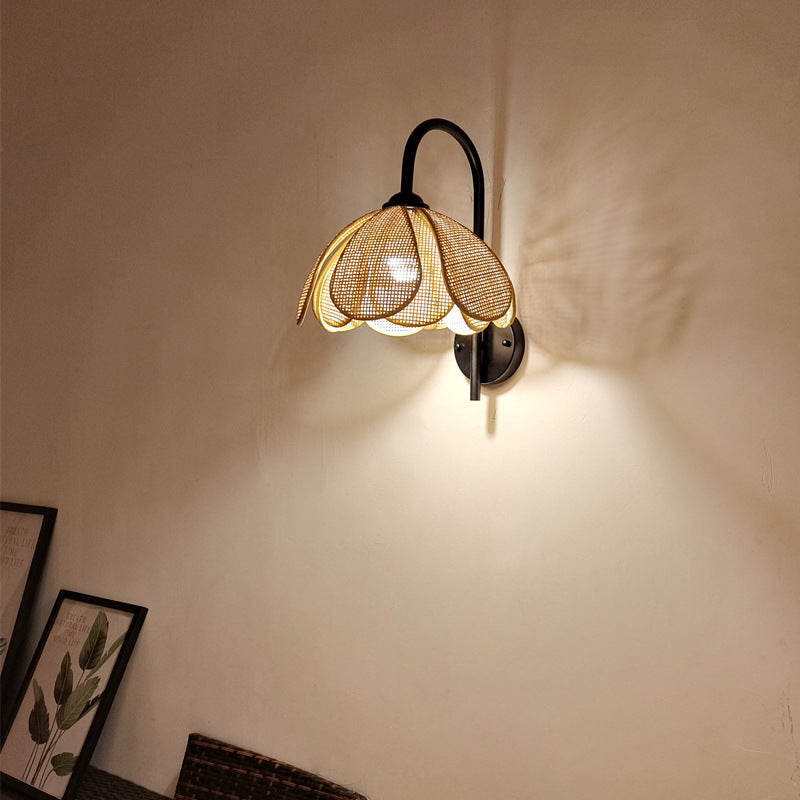 De Gloed van Rieten Wandlamp