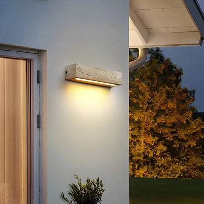 Lámpara de pared LED impermeable de travertino para exterior