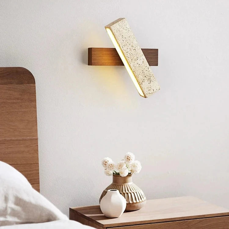 Lampe murale LED rotatable en travertin et bois