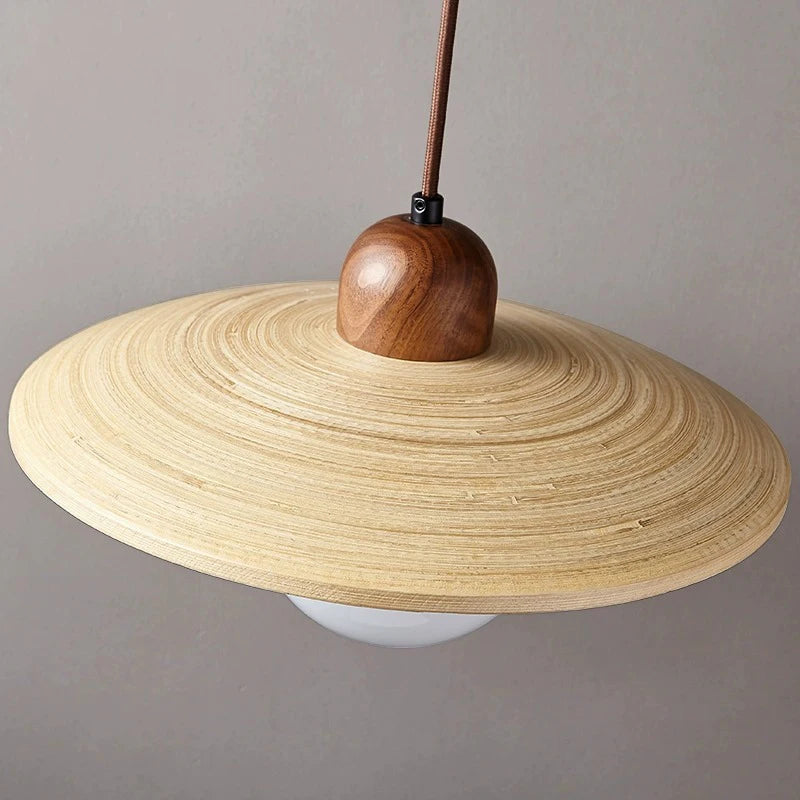 Lampada a sospensione in bambù e legno nordico