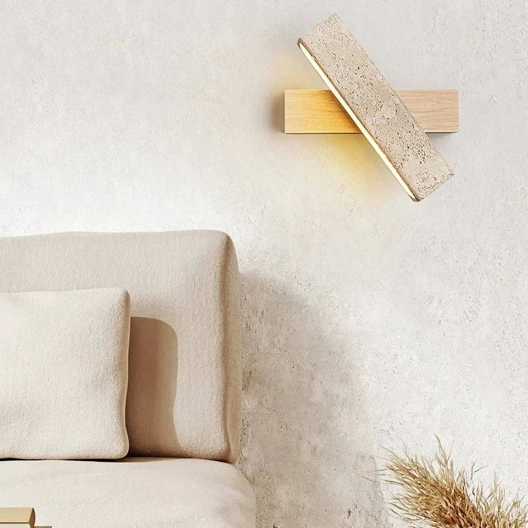 Lampada da parete LED rotatable in travertino e legno