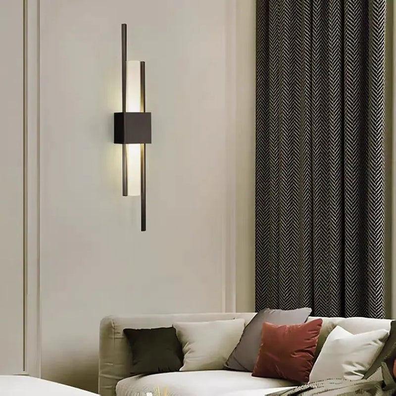 LuminArt - Stylish Black/Gold LED Lamp