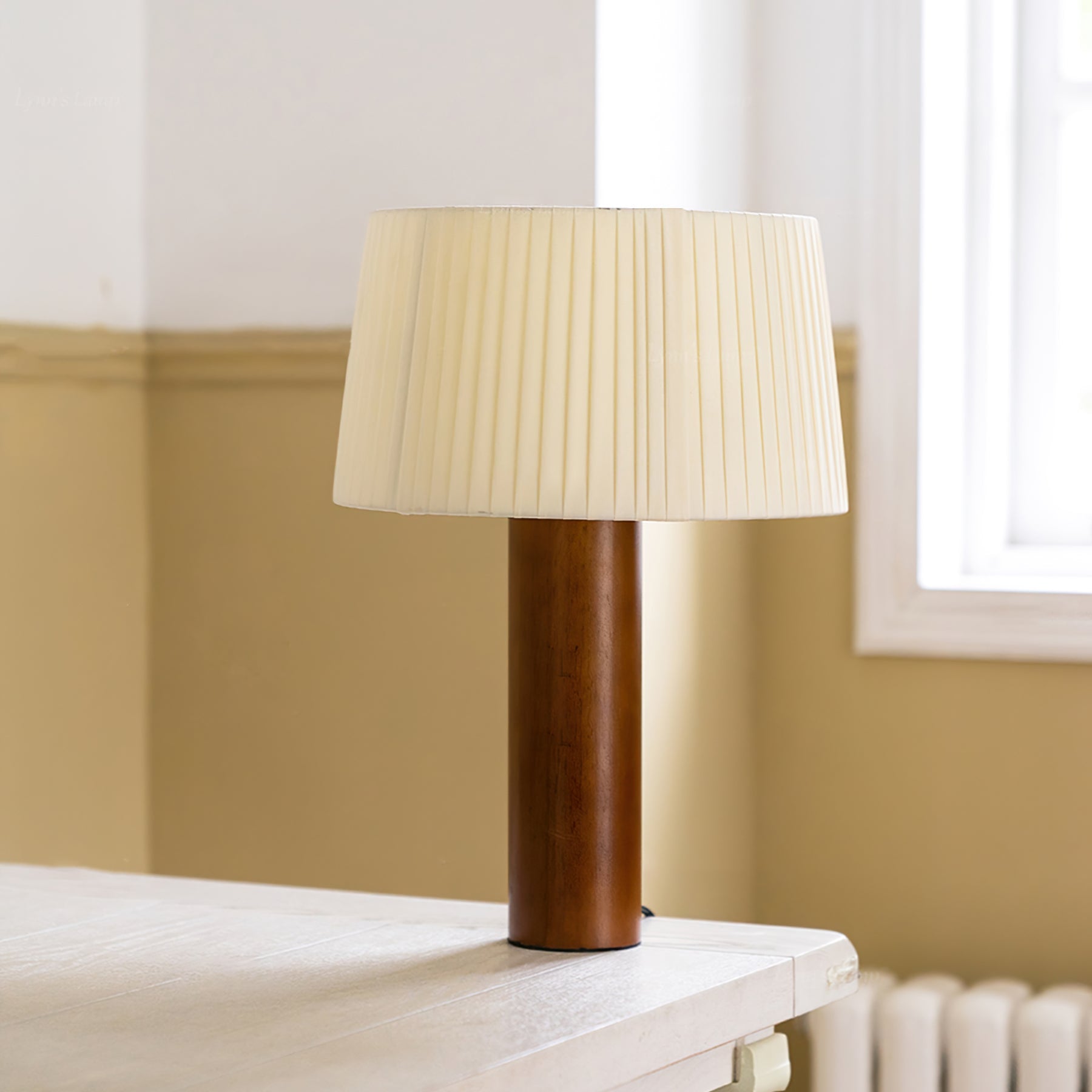 Solid Wood Vintage Fabric Lampshade LED Table Lamp