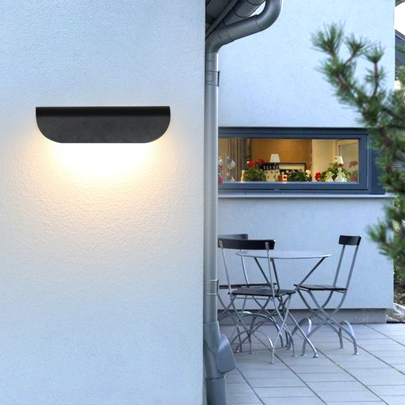 Luz de pared exterior curva moderna e impermeable