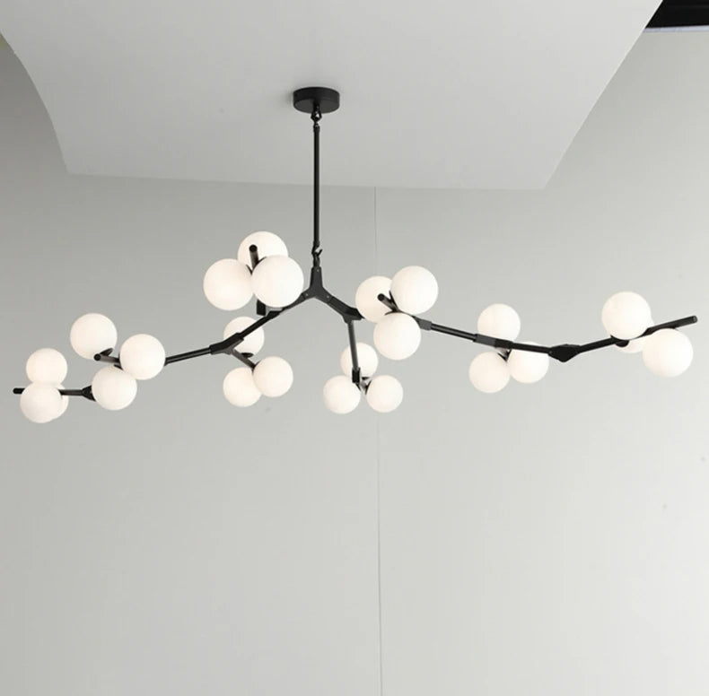 Lampadario a soffitto con rami nordici