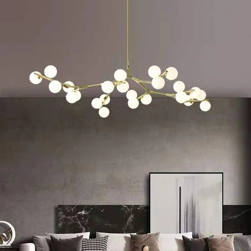 Lampadario a soffitto con rami nordici