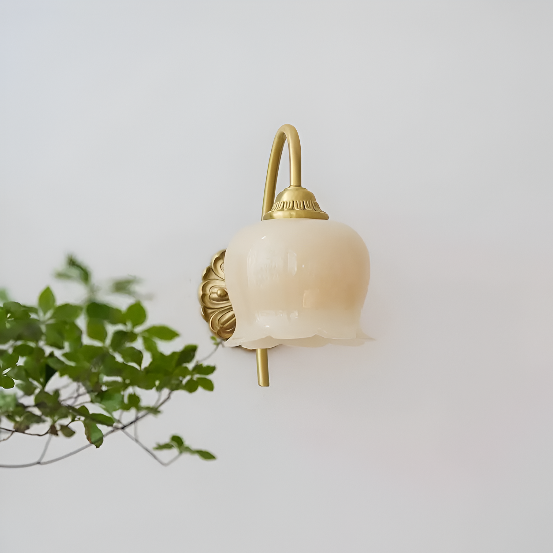 Retro Cream Lily of the Valley Flower Lamp