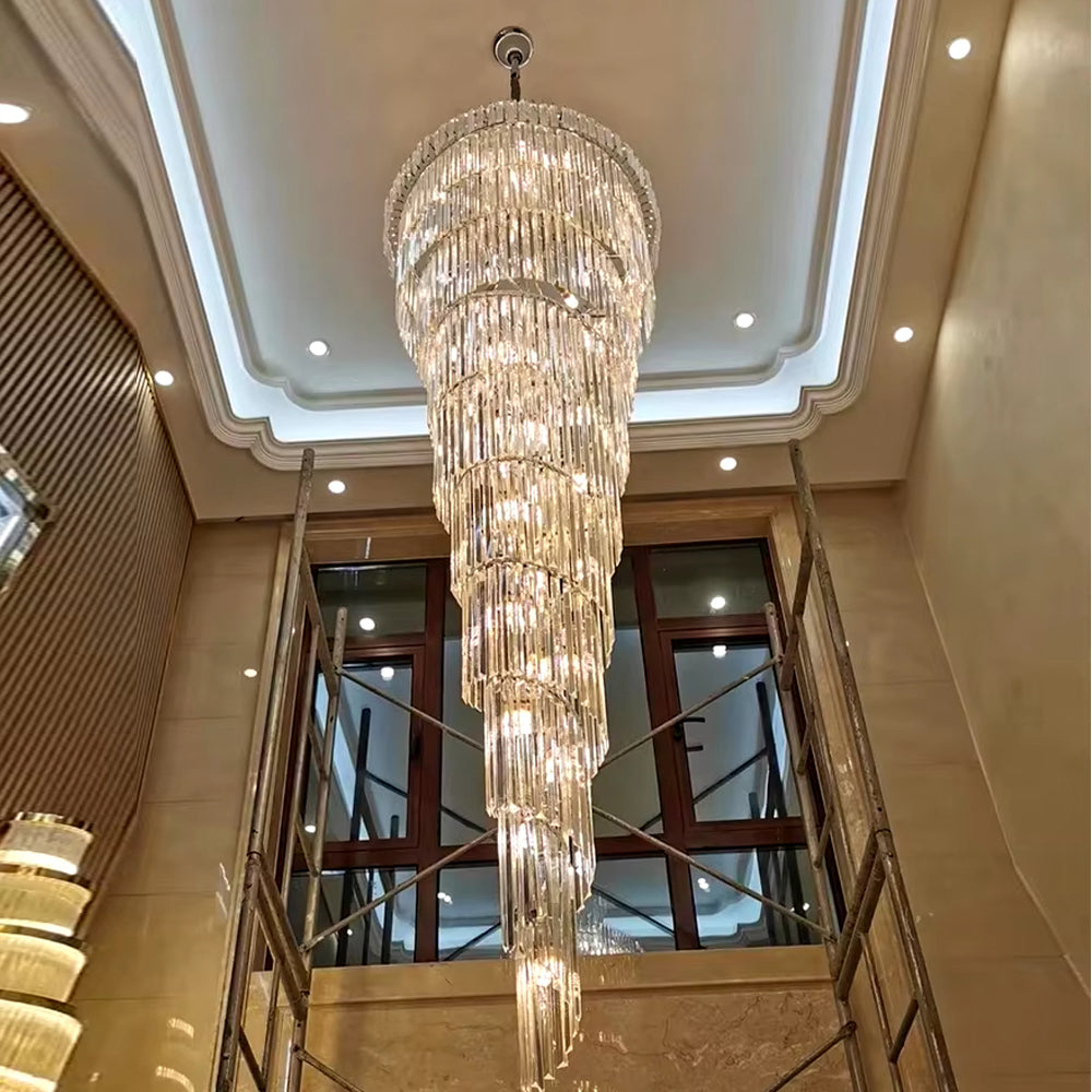 Grand Lustre Moderne en Cristal avec Escalier