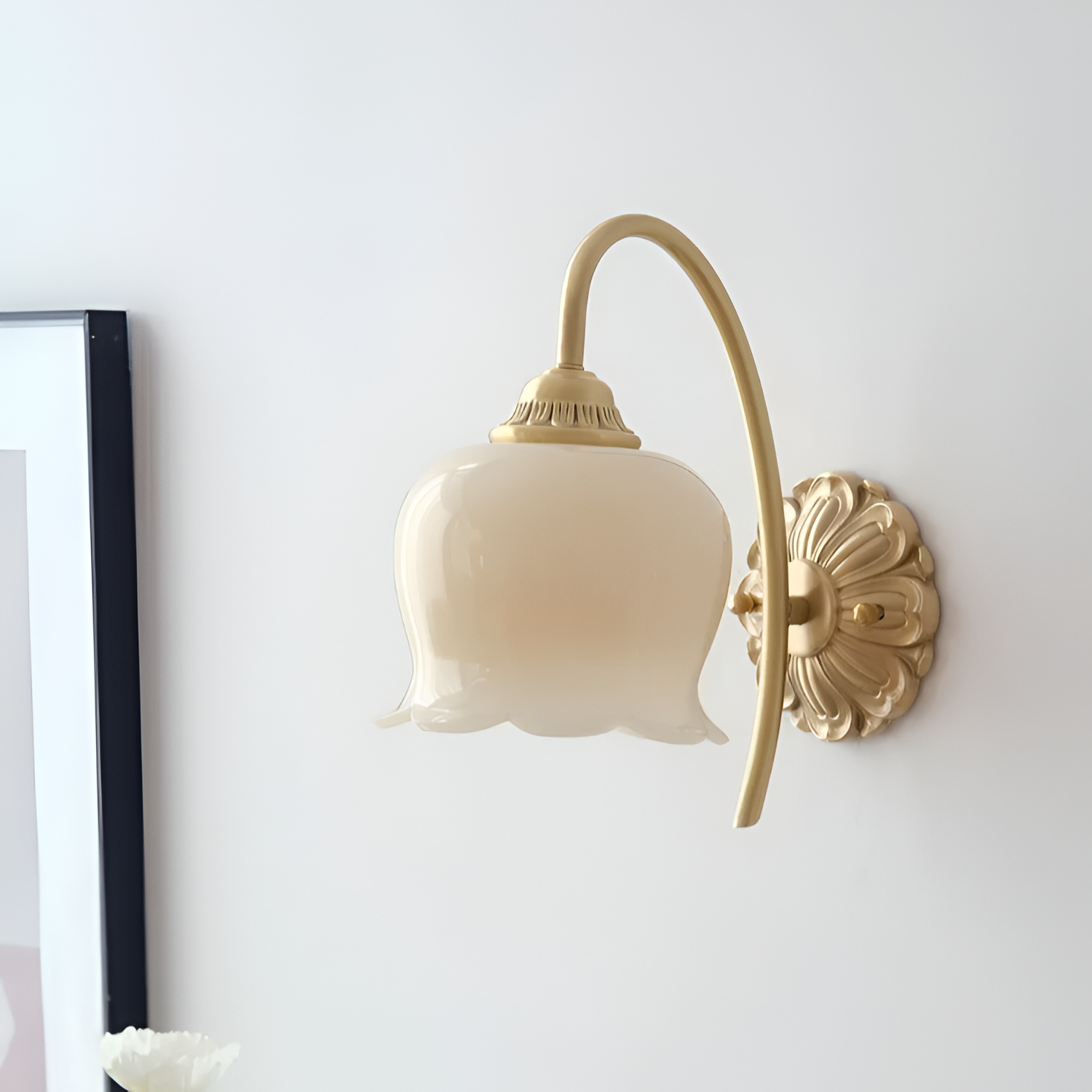 Retro Cream Lily of the Valley Flower Lamp