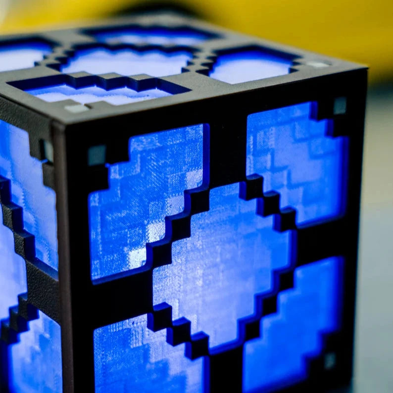 Lampe de table RGB en blocs pixelisés inspirée de Minecraft