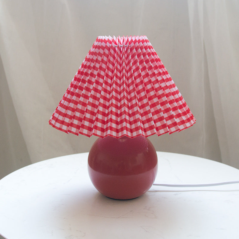 Moderne Keramische Retro Falten Cone Form Tischlampe - FERTIG