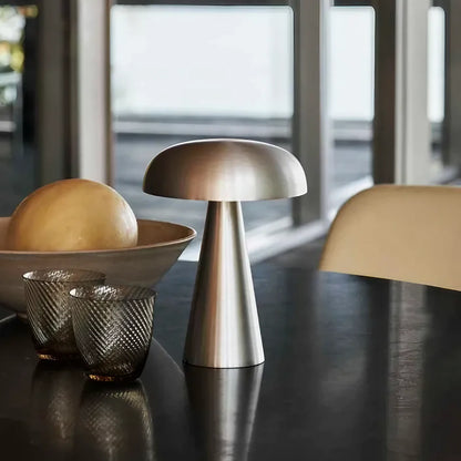 La lampe de table sans fil Amanita Enchantée