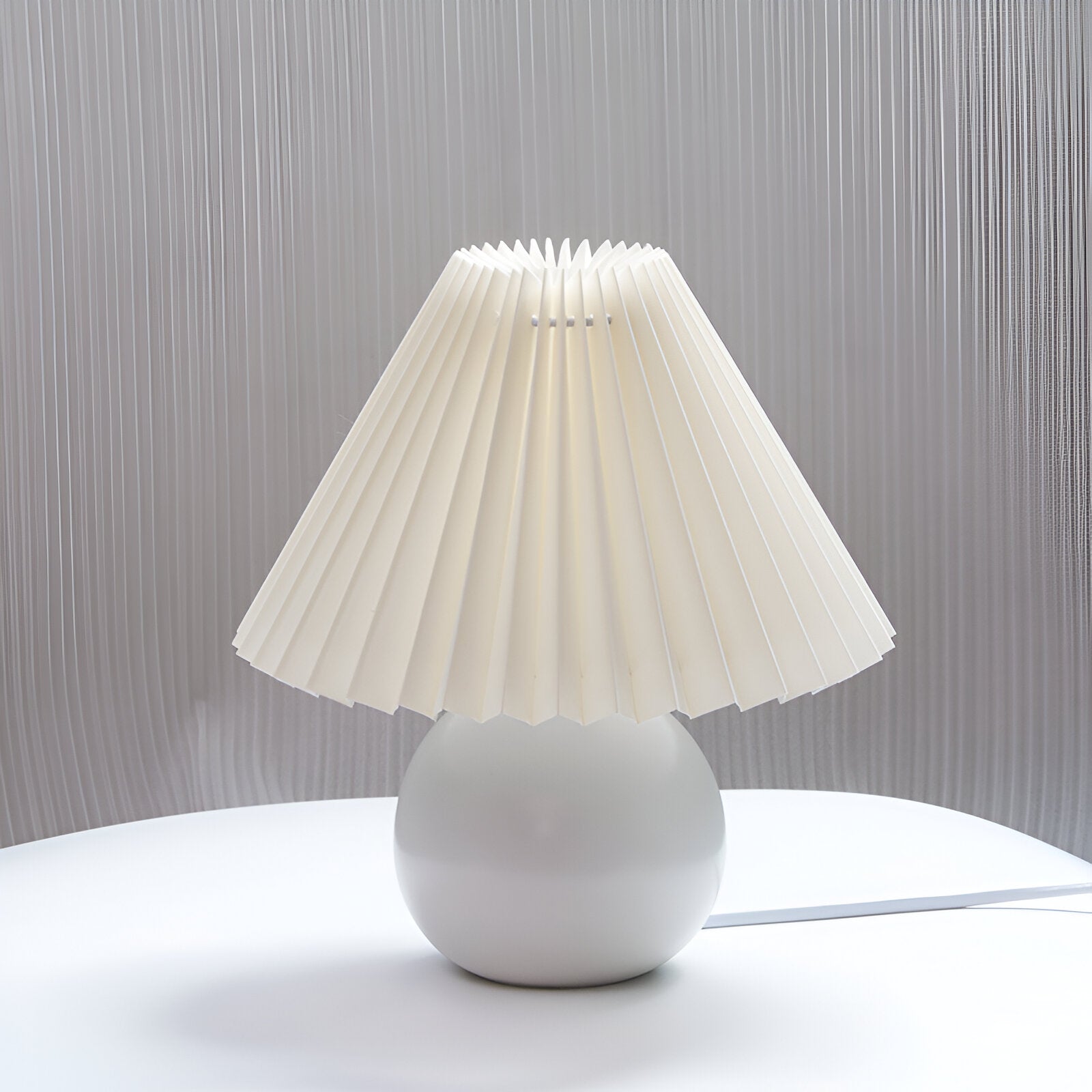 Modern Ceramic Retro Pleated Cone Shape Table Lamp